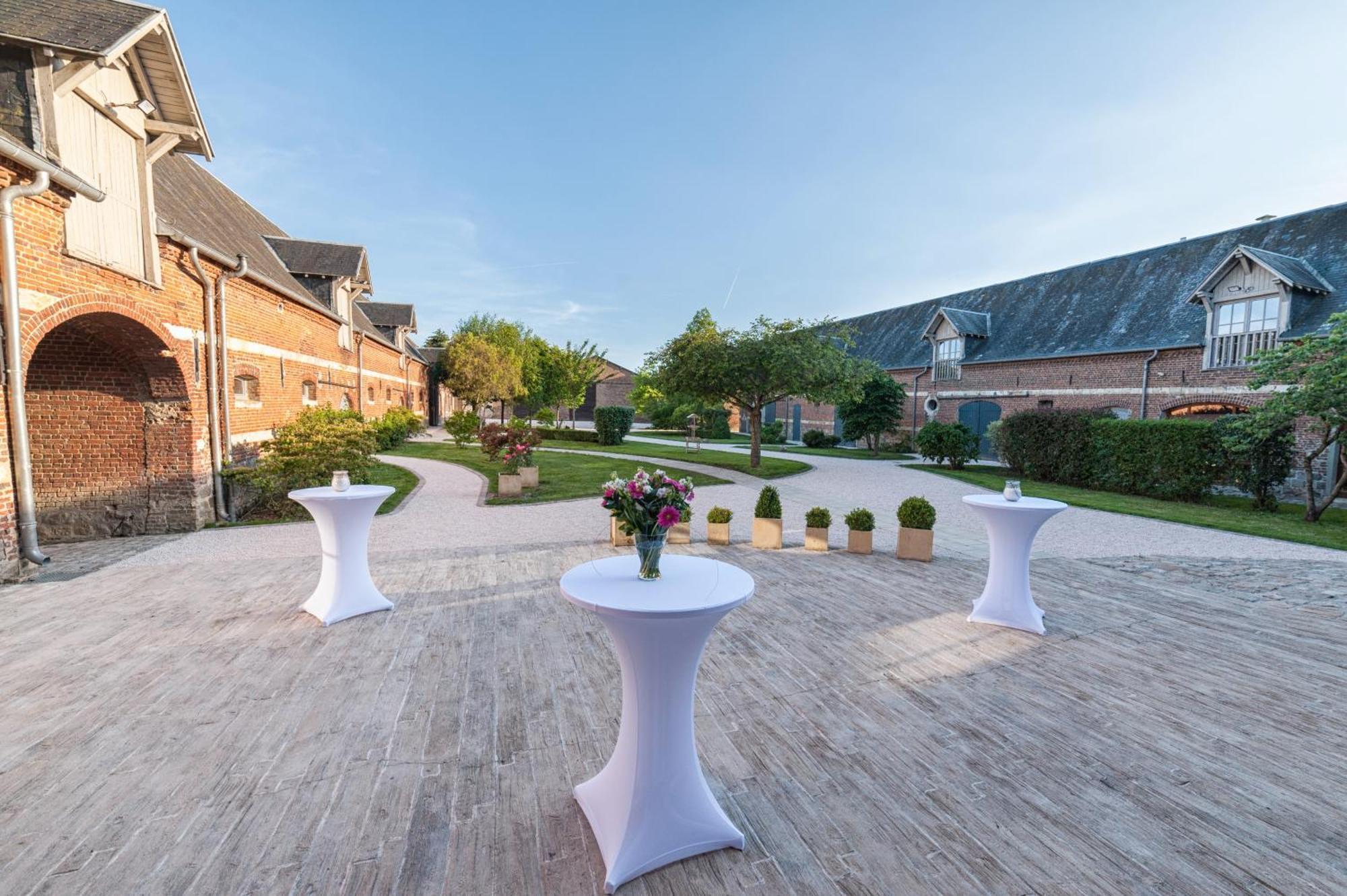 Domaine Des Lumieres Hotel Aisonville-et-Bernoville ภายนอก รูปภาพ